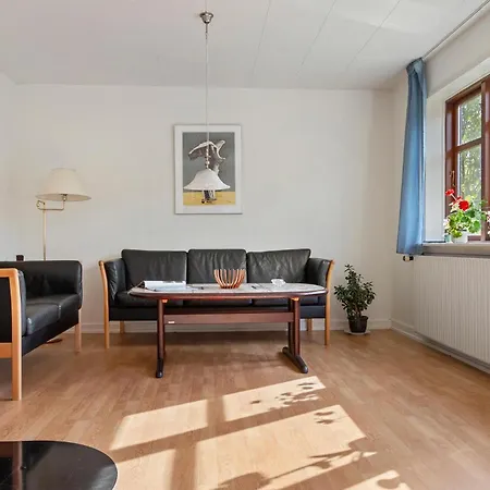 Дом отдыха Lovely In With Wifi Dronninglund