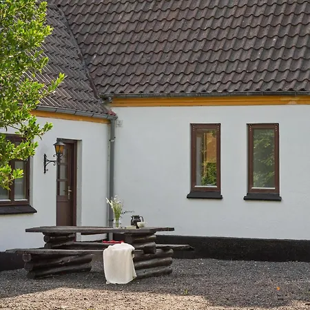 Дом отдыха Lovely In With Wifi Dronninglund