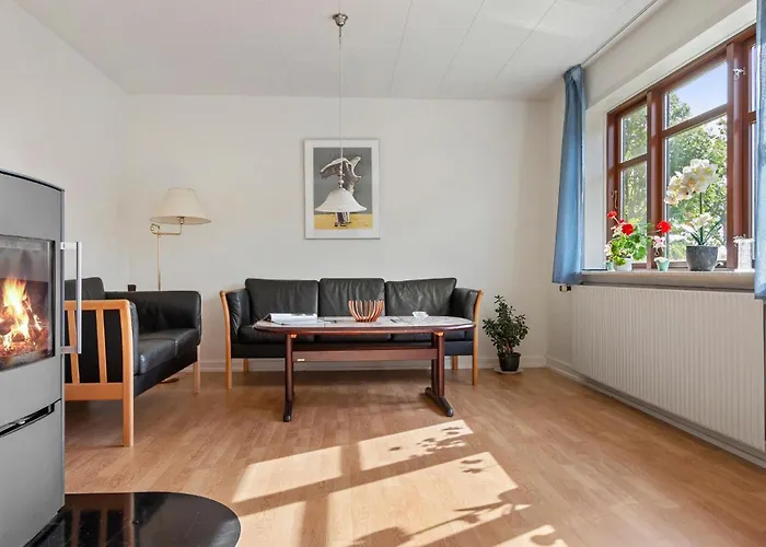 Дом отдыха Lovely In With Wifi Dronninglund
