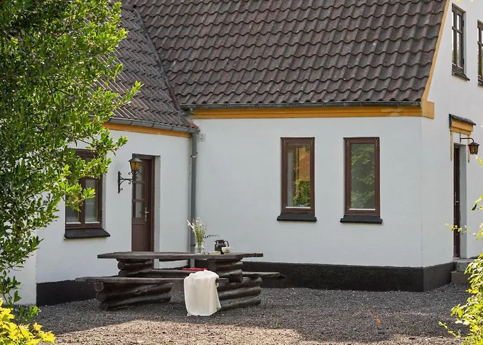Дом отдыха Lovely In With Wifi Dronninglund